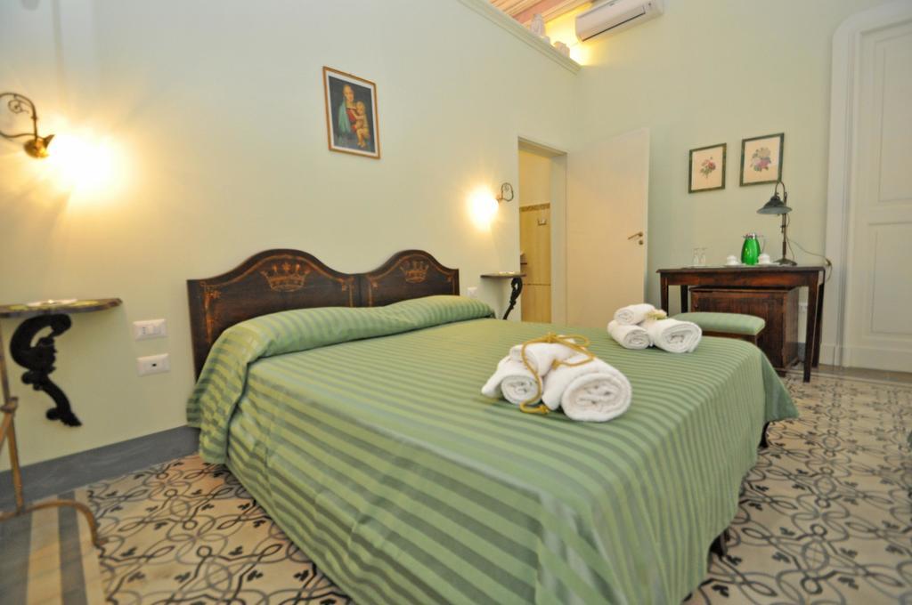 Palazzo De Donatis B&B Melissano Ruang foto