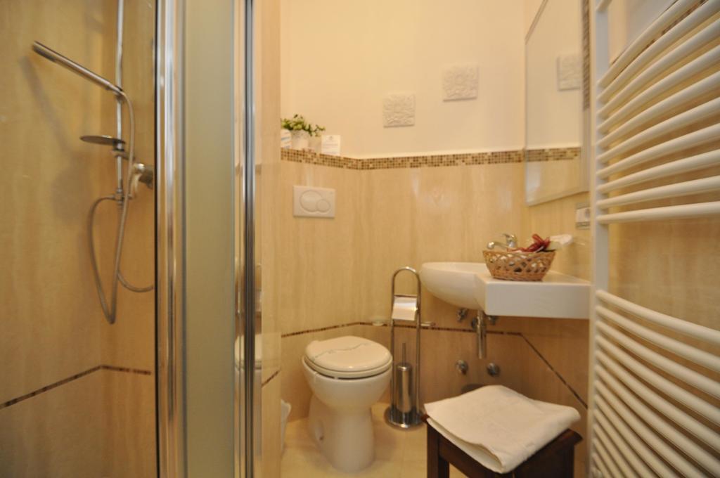 Palazzo De Donatis B&B Melissano Bagian luar foto