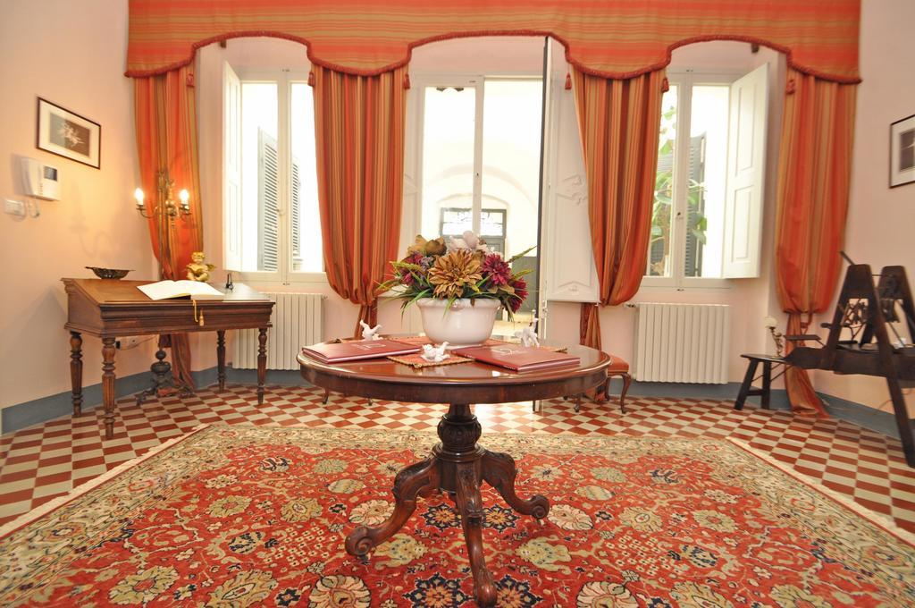 Palazzo De Donatis B&B Melissano Bagian luar foto