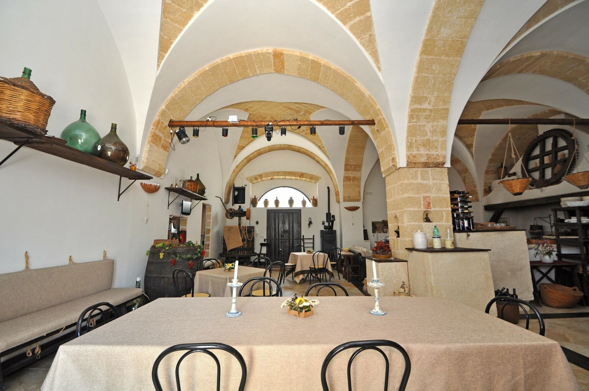 Palazzo De Donatis B&B Melissano Bagian luar foto